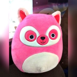 NWT. Squishmallow. Lucia